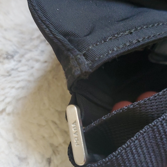 💥💥SOLD💥💥PRADA SLING BAG - Picture 2 of 11